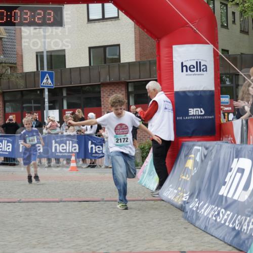 10.05.2026 - 8. Wedeler Halbmarathon Yannick Fuchs http://msf.ph/oto/9735075 10.05.2026 12:48:20 Ziel 607, 714, 2013, 2172 meine-sportfotos.de