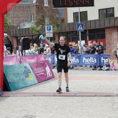 10.05.2026 - 8. Wedeler Halbmarathon Yannick Fuchs http://msf.ph/oto/9735076 10.05.2026 11:54:42 Ziel 96 meine-sportfotos.de