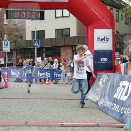 10.05.2026 - 8. Wedeler Halbmarathon Yannick Fuchs http://msf.ph/oto/9735080 10.05.2026 12:48:20 Ziel 607, 714, 2013, 2172 meine-sportfotos.de