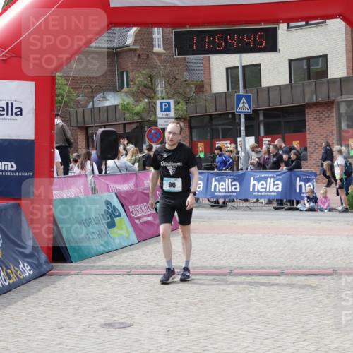 10.05.2026 - 8. Wedeler Halbmarathon Yannick Fuchs http://msf.ph/oto/9735081 10.05.2026 11:54:43 Ziel 96, 342 meine-sportfotos.de