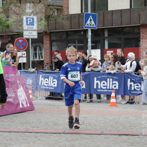 10.05.2026 - 8. Wedeler Halbmarathon Yannick Fuchs http://msf.ph/oto/9735082 10.05.2026 12:48:21 Ziel 607, 609, 714, 2013, 2095, 2172 meine-sportfotos.de