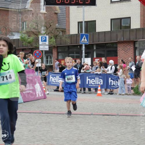 10.05.2026 - 8. Wedeler Halbmarathon Yannick Fuchs http://msf.ph/oto/9735088 10.05.2026 12:48:21 Ziel 607, 609, 714, 2013, 2095, 2172 meine-sportfotos.de