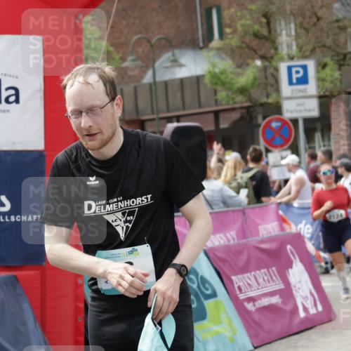 10.05.2026 - 8. Wedeler Halbmarathon Yannick Fuchs http://msf.ph/oto/9735090 10.05.2026 11:54:45 Ziel 96, 342, 2124 meine-sportfotos.de