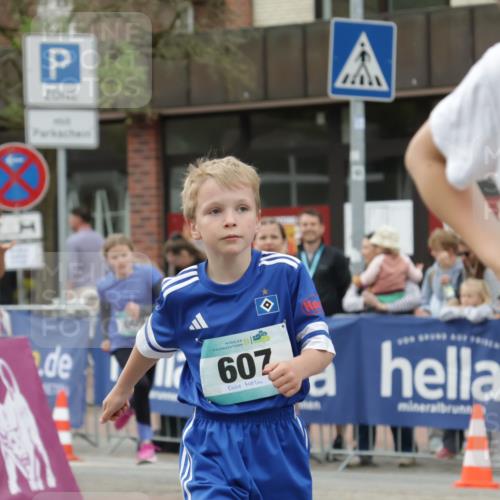 10.05.2026 - 8. Wedeler Halbmarathon Yannick Fuchs http://msf.ph/oto/9735091 10.05.2026 12:48:23 Ziel 147, 607, 609, 714, 728, 2095, 2172 meine-sportfotos.de
