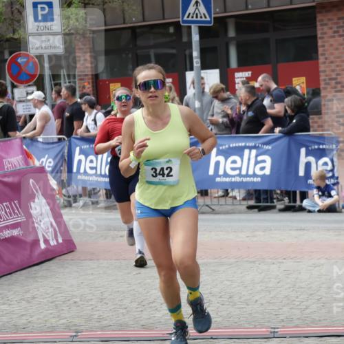 10.05.2026 - 8. Wedeler Halbmarathon Yannick Fuchs http://msf.ph/oto/9735092 10.05.2026 11:54:47 Ziel 96, 342, 2124 meine-sportfotos.de