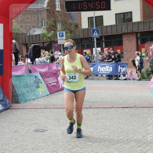 10.05.2026 - 8. Wedeler Halbmarathon Yannick Fuchs http://msf.ph/oto/9735107 10.05.2026 11:54:48 Ziel 96, 342, 2124 meine-sportfotos.de