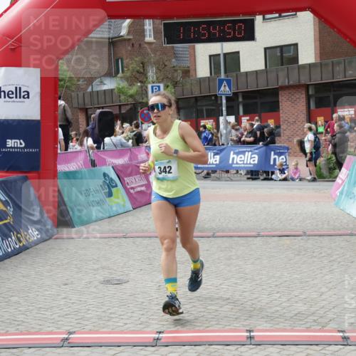 10.05.2026 - 8. Wedeler Halbmarathon Yannick Fuchs http://msf.ph/oto/9735109 10.05.2026 11:54:48 Ziel 96, 342, 2124 meine-sportfotos.de