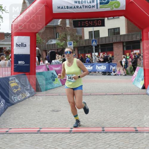 10.05.2026 - 8. Wedeler Halbmarathon Yannick Fuchs http://msf.ph/oto/9735111 10.05.2026 11:54:48 Ziel 96, 342, 2124 meine-sportfotos.de