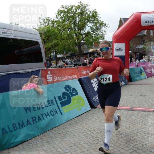 10.05.2026 - 8. Wedeler Halbmarathon Yannick Fuchs http://msf.ph/oto/9735124 10.05.2026 11:54:51 Ziel 342, 2124 meine-sportfotos.de