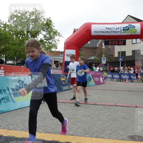 10.05.2026 - 8. Wedeler Halbmarathon Yannick Fuchs http://msf.ph/oto/9735125 10.05.2026 12:48:29 Ziel 147, 609, 728, 2095, 2150 meine-sportfotos.de