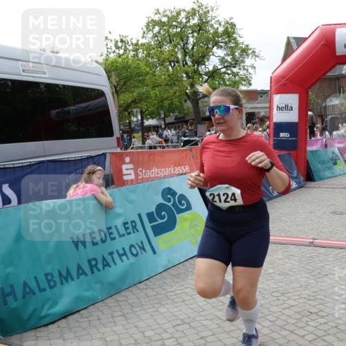 10.05.2026 - 8. Wedeler Halbmarathon Yannick Fuchs http://msf.ph/oto/9735126 10.05.2026 11:54:51 Ziel 342, 2124 meine-sportfotos.de