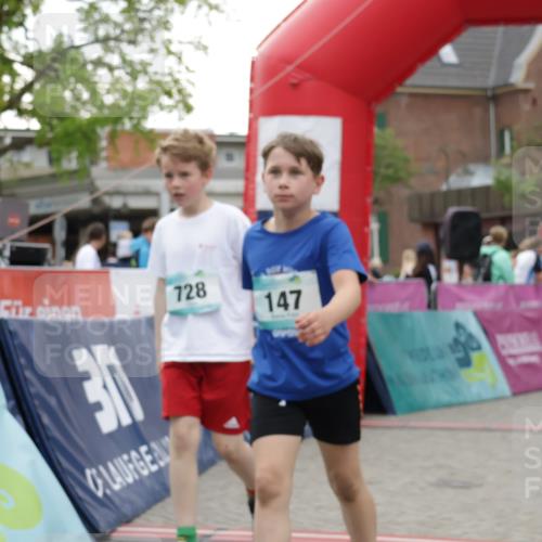 10.05.2026 - 8. Wedeler Halbmarathon Yannick Fuchs http://msf.ph/oto/9735127 10.05.2026 12:48:30 Ziel 147, 519, 609, 728, 2066, 2095, 2150 meine-sportfotos.de