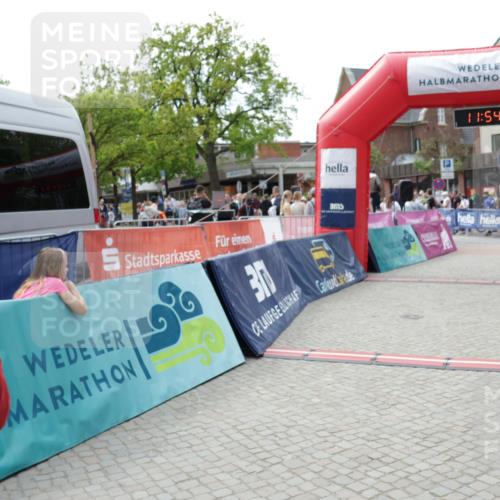 10.05.2026 - 8. Wedeler Halbmarathon Yannick Fuchs http://msf.ph/oto/9735133 10.05.2026 11:54:51 Ziel 342, 2124 meine-sportfotos.de