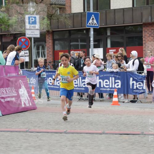 10.05.2026 - 8. Wedeler Halbmarathon Yannick Fuchs http://msf.ph/oto/9735136 10.05.2026 12:48:31 Ziel 147, 519, 609, 728, 2054, 2063, 2066, 2095, 2150 meine-sportfotos.de