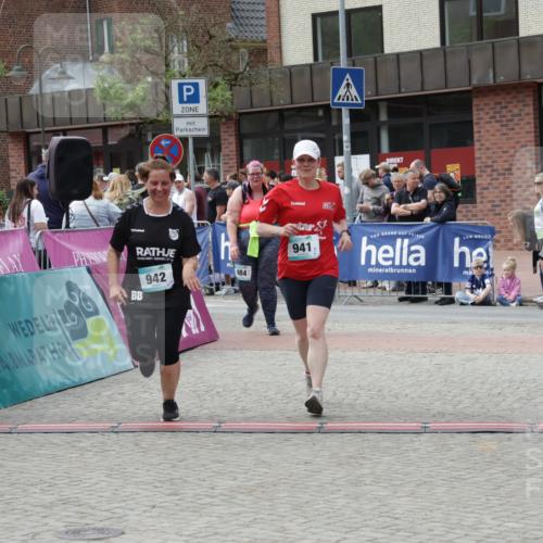 10.05.2026 - 8. Wedeler Halbmarathon Yannick Fuchs http://msf.ph/oto/9735143 10.05.2026 11:54:57 Ziel 941, 942 meine-sportfotos.de