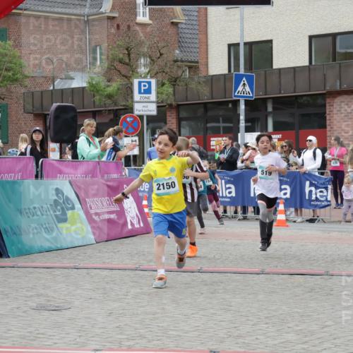 10.05.2026 - 8. Wedeler Halbmarathon Yannick Fuchs http://msf.ph/oto/9735148 10.05.2026 12:48:33 Ziel 197, 519, 728, 2054, 2063, 2066, 2150, 2170 meine-sportfotos.de