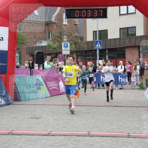 10.05.2026 - 8. Wedeler Halbmarathon Yannick Fuchs http://msf.ph/oto/9735153 10.05.2026 12:48:33 Ziel 197, 519, 728, 2054, 2063, 2066, 2150, 2170 meine-sportfotos.de