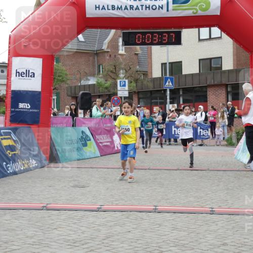 10.05.2026 - 8. Wedeler Halbmarathon Yannick Fuchs http://msf.ph/oto/9735155 10.05.2026 12:48:33 Ziel 197, 519, 728, 2054, 2063, 2066, 2150, 2170 meine-sportfotos.de