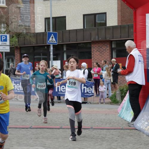 10.05.2026 - 8. Wedeler Halbmarathon Yannick Fuchs http://msf.ph/oto/9735165 10.05.2026 12:48:34 Ziel 197, 519, 2054, 2063, 2066, 2150, 2170 meine-sportfotos.de