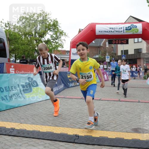 10.05.2026 - 8. Wedeler Halbmarathon Yannick Fuchs http://msf.ph/oto/9735180 10.05.2026 12:48:36 Ziel 197, 519, 2054, 2063, 2066, 2110, 2150, 2170 meine-sportfotos.de