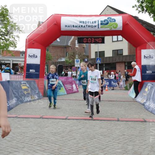 10.05.2026 - 8. Wedeler Halbmarathon Yannick Fuchs http://msf.ph/oto/9735184 10.05.2026 12:48:36 Ziel 197, 519, 2054, 2063, 2066, 2110, 2150, 2170 meine-sportfotos.de