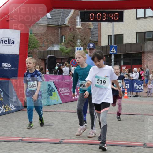 10.05.2026 - 8. Wedeler Halbmarathon Yannick Fuchs http://msf.ph/oto/9735188 10.05.2026 12:48:37 Ziel 197, 519, 2054, 2063, 2066, 2110, 2150, 2170 meine-sportfotos.de