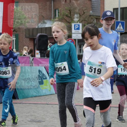10.05.2026 - 8. Wedeler Halbmarathon Yannick Fuchs http://msf.ph/oto/9735190 10.05.2026 12:48:37 Ziel 197, 519, 2054, 2063, 2066, 2110, 2150, 2170 meine-sportfotos.de