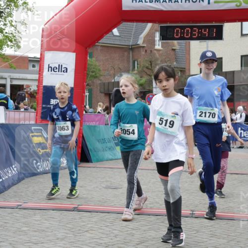 10.05.2026 - 8. Wedeler Halbmarathon Yannick Fuchs http://msf.ph/oto/9735193 10.05.2026 12:48:37 Ziel 197, 519, 2054, 2063, 2066, 2110, 2150, 2170 meine-sportfotos.de