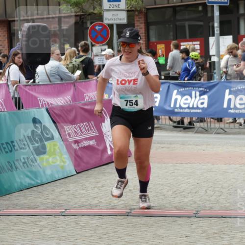 10.05.2026 - 8. Wedeler Halbmarathon Yannick Fuchs http://msf.ph/oto/9735204 10.05.2026 11:55:09 Ziel 754 meine-sportfotos.de