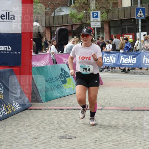 10.05.2026 - 8. Wedeler Halbmarathon Yannick Fuchs http://msf.ph/oto/9735214 10.05.2026 11:55:09 Ziel 754 meine-sportfotos.de