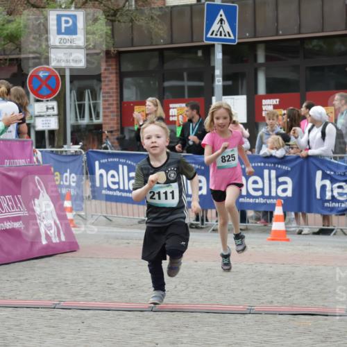 10.05.2026 - 8. Wedeler Halbmarathon Yannick Fuchs http://msf.ph/oto/9735239 10.05.2026 12:48:44 Ziel 148, 825, 2110, 2111 meine-sportfotos.de