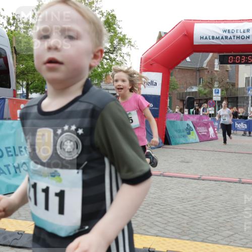 10.05.2026 - 8. Wedeler Halbmarathon Yannick Fuchs http://msf.ph/oto/9735264 10.05.2026 12:48:47 Ziel 148, 825, 909, 2111 meine-sportfotos.de