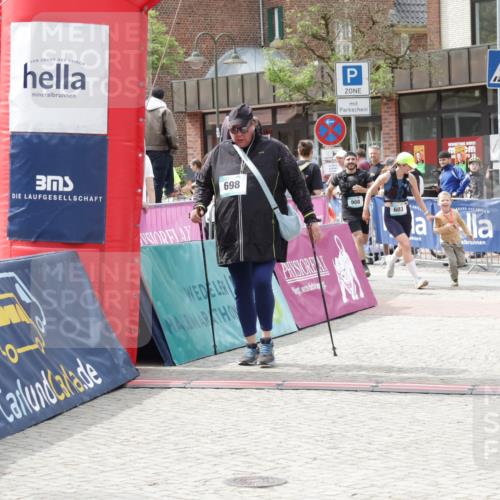 10.05.2026 - 8. Wedeler Halbmarathon Yannick Fuchs http://msf.ph/oto/9735269 10.05.2026 11:55:24 Ziel 26, 603, 698, 908, 2026 meine-sportfotos.de