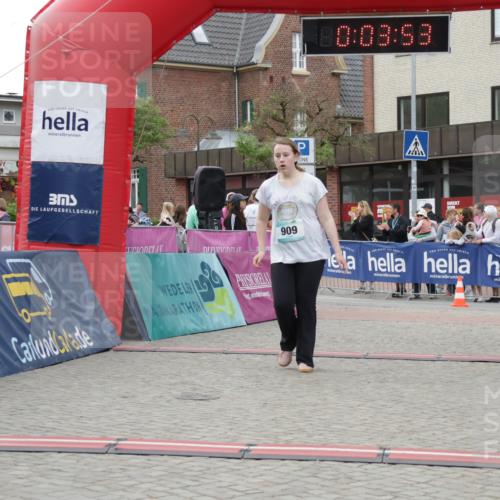 10.05.2026 - 8. Wedeler Halbmarathon Yannick Fuchs http://msf.ph/oto/9735276 10.05.2026 12:48:49 Ziel 825, 909, 2111 meine-sportfotos.de