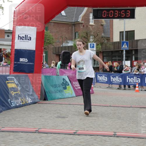 10.05.2026 - 8. Wedeler Halbmarathon Yannick Fuchs http://msf.ph/oto/9735285 10.05.2026 12:48:50 Ziel 825, 909, 2111 meine-sportfotos.de