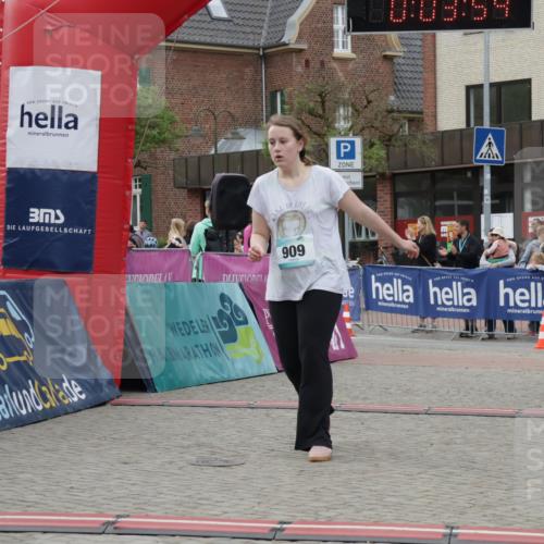 10.05.2026 - 8. Wedeler Halbmarathon Yannick Fuchs http://msf.ph/oto/9735286 10.05.2026 12:48:50 Ziel 825, 909, 2111 meine-sportfotos.de