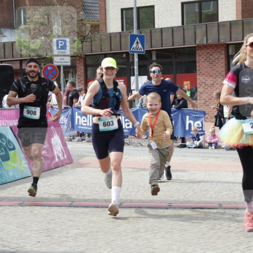 10.05.2026 - 8. Wedeler Halbmarathon Yannick Fuchs http://msf.ph/oto/9735293 10.05.2026 11:55:27 Ziel 25, 26, 603, 698, 767, 908 meine-sportfotos.de