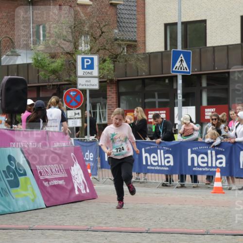 10.05.2026 - 8. Wedeler Halbmarathon Yannick Fuchs http://msf.ph/oto/9735294 10.05.2026 12:48:54 Ziel 724, 909 meine-sportfotos.de