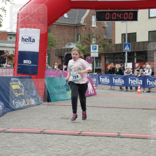 10.05.2026 - 8. Wedeler Halbmarathon Yannick Fuchs http://msf.ph/oto/9735307 10.05.2026 12:48:57 Ziel 724 meine-sportfotos.de