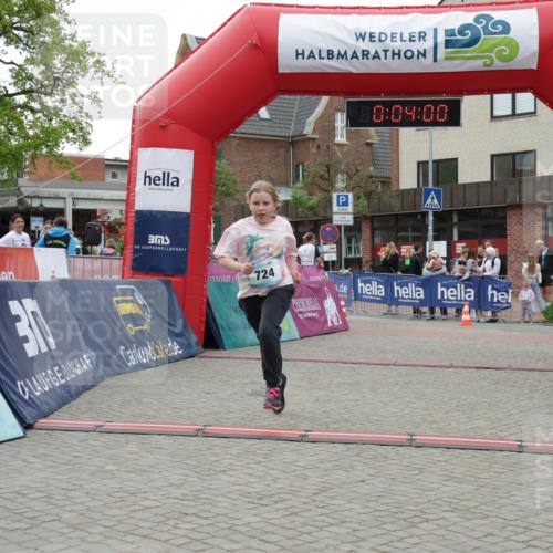 10.05.2026 - 8. Wedeler Halbmarathon Yannick Fuchs http://msf.ph/oto/9735312 10.05.2026 12:48:57 Ziel 724 meine-sportfotos.de