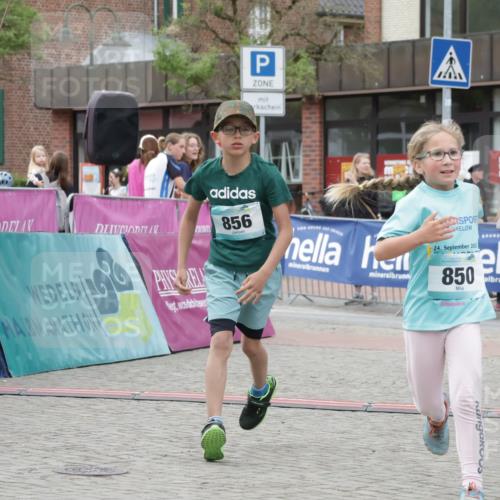 10.05.2026 - 8. Wedeler Halbmarathon Yannick Fuchs http://msf.ph/oto/9735345 10.05.2026 12:49:10 Ziel 850, 856 meine-sportfotos.de