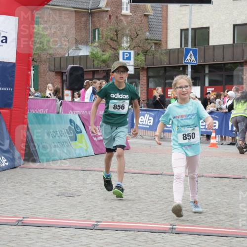 10.05.2026 - 8. Wedeler Halbmarathon Yannick Fuchs http://msf.ph/oto/9735350 10.05.2026 12:49:10 Ziel 850, 856 meine-sportfotos.de