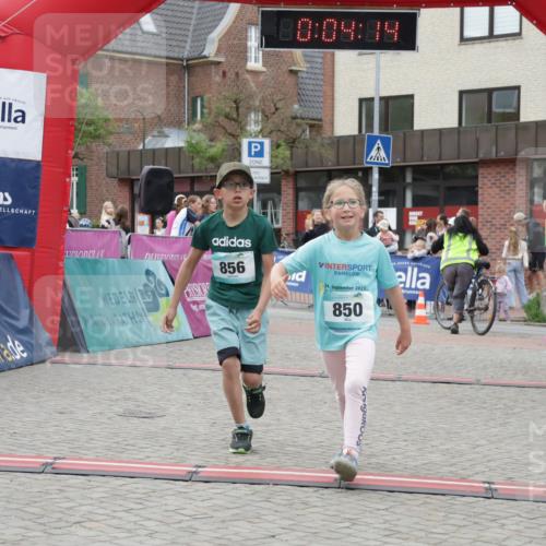 10.05.2026 - 8. Wedeler Halbmarathon Yannick Fuchs http://msf.ph/oto/9735355 10.05.2026 12:49:11 Ziel 850, 856 meine-sportfotos.de