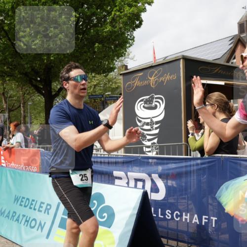 10.05.2026 - 8. Wedeler Halbmarathon Yannick Fuchs http://msf.ph/oto/9735356 10.05.2026 11:55:33 Ziel 25, 26, 603, 767, 908, 987 meine-sportfotos.de