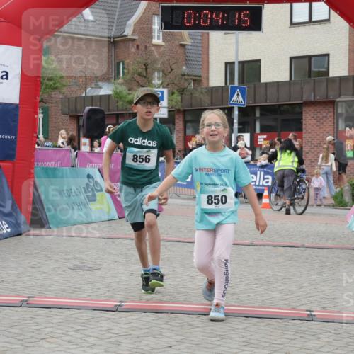 10.05.2026 - 8. Wedeler Halbmarathon Yannick Fuchs http://msf.ph/oto/9735357 10.05.2026 12:49:11 Ziel 850, 856 meine-sportfotos.de