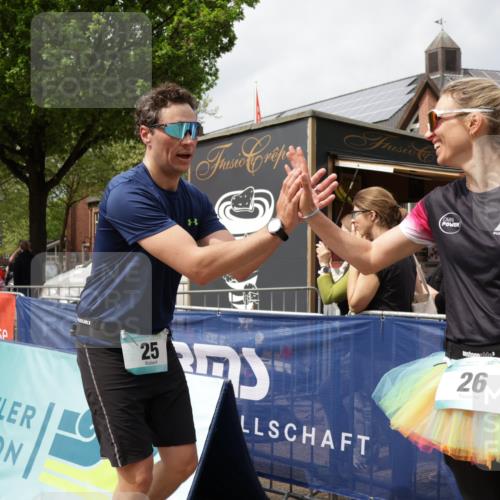 10.05.2026 - 8. Wedeler Halbmarathon Yannick Fuchs http://msf.ph/oto/9735359 10.05.2026 11:55:34 Ziel 25, 767, 987 meine-sportfotos.de