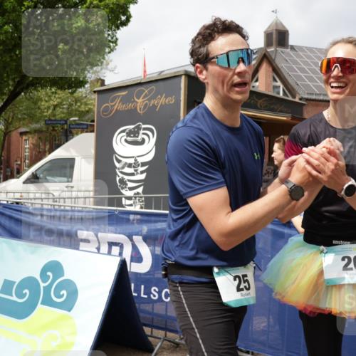 10.05.2026 - 8. Wedeler Halbmarathon Yannick Fuchs http://msf.ph/oto/9735369 10.05.2026 11:55:35 Ziel 25, 767, 987 meine-sportfotos.de