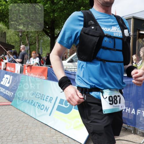 10.05.2026 - 8. Wedeler Halbmarathon Yannick Fuchs http://msf.ph/oto/9735380 10.05.2026 11:55:36 Ziel 987 meine-sportfotos.de