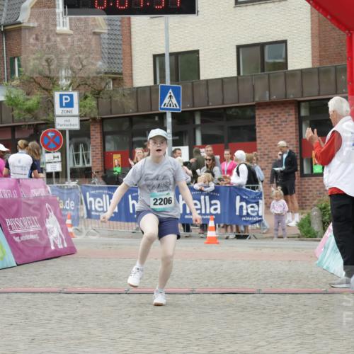 10.05.2026 - 8. Wedeler Halbmarathon Yannick Fuchs http://msf.ph/oto/9735381 10.05.2026 12:49:31 Ziel 2206 meine-sportfotos.de
