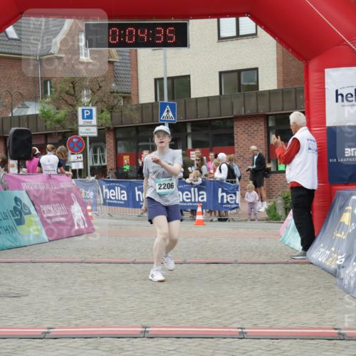 10.05.2026 - 8. Wedeler Halbmarathon Yannick Fuchs http://msf.ph/oto/9735386 10.05.2026 12:49:31 Ziel 2206 meine-sportfotos.de